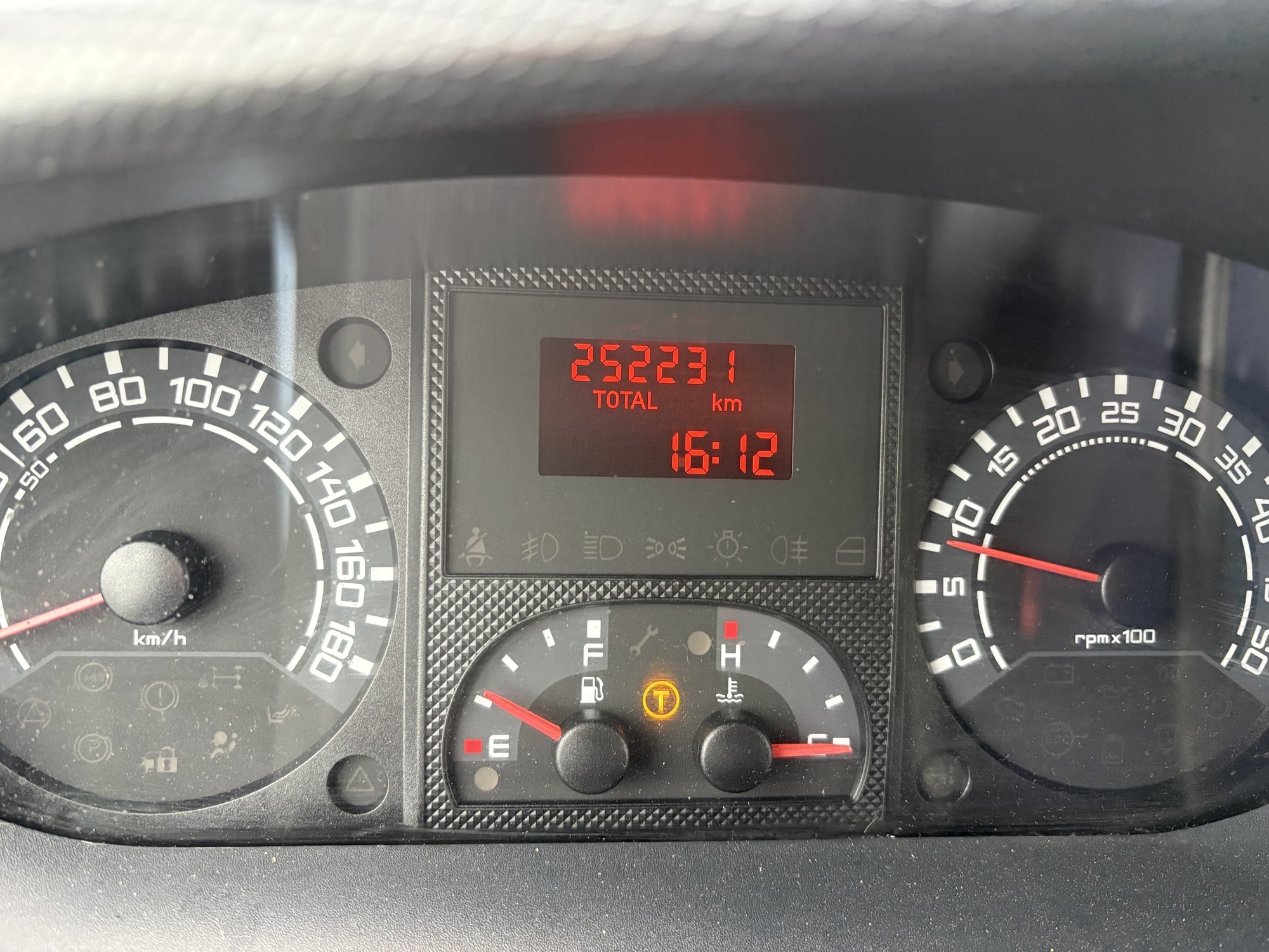 Iveco Daily 40C15 BE Clixtar, Veldhuizen oplegger, Laadklep