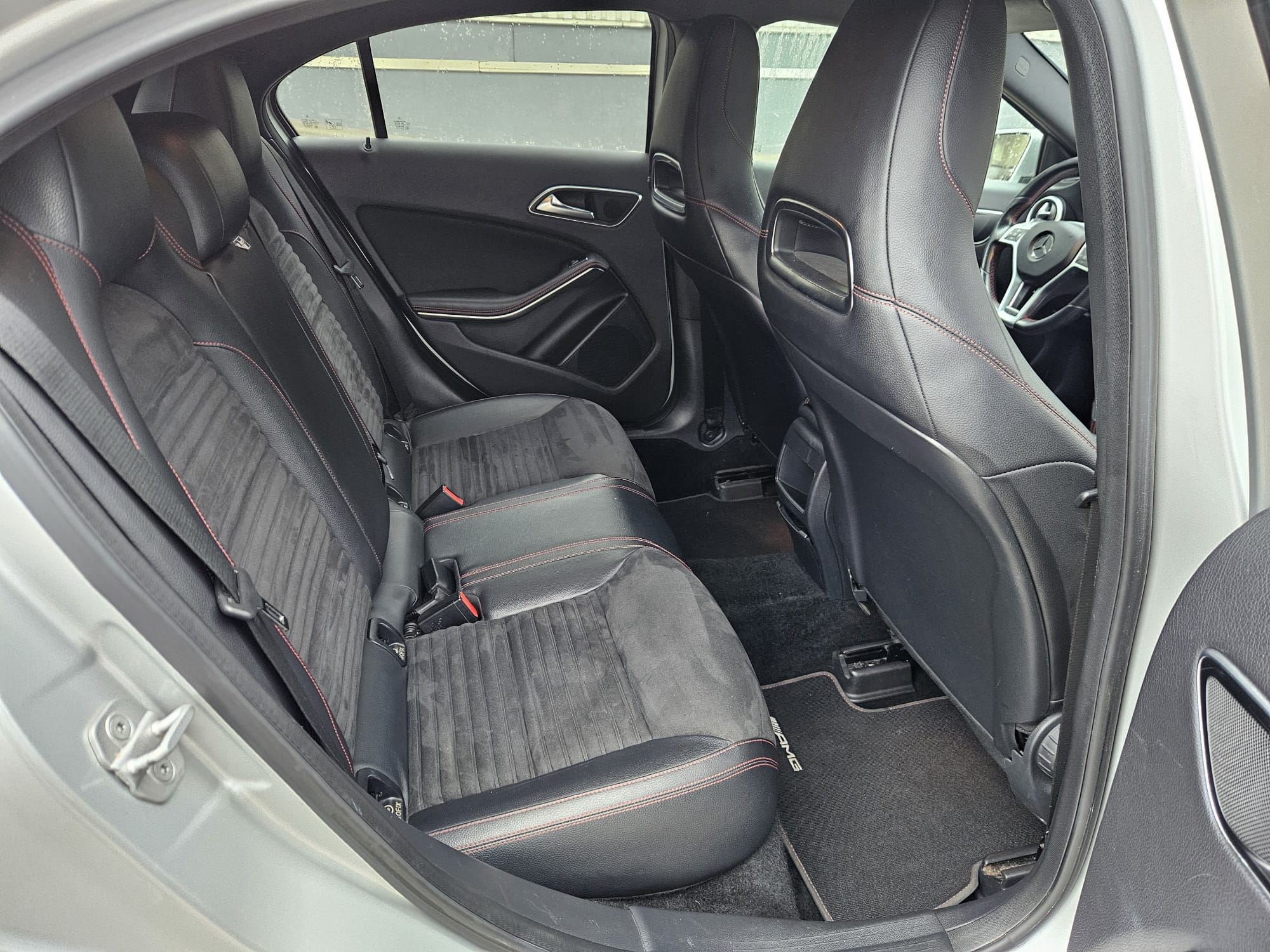 Mercedes-Benz A-klasse 180 Ambition AMG pakket