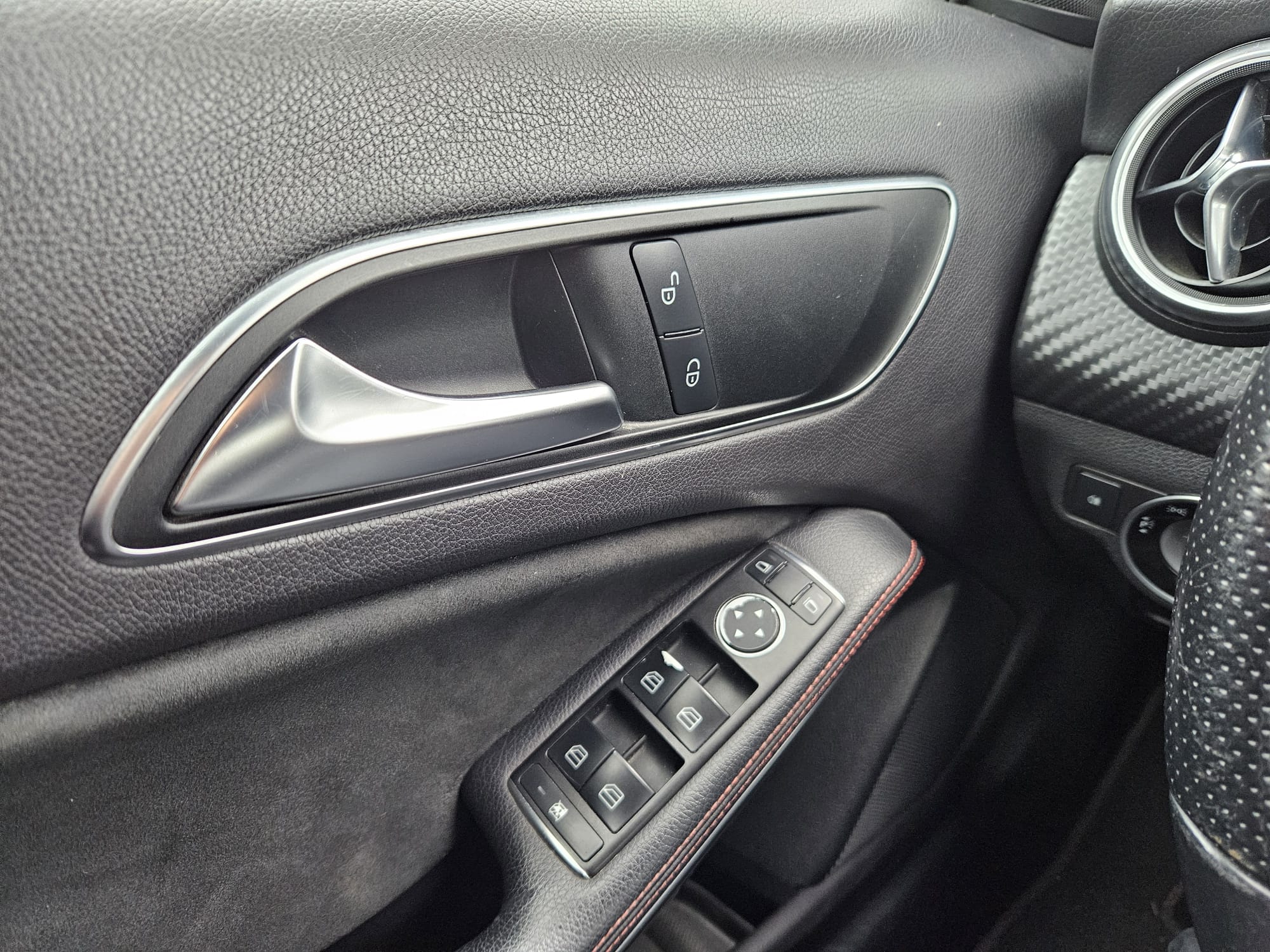 Mercedes-Benz A-klasse 180 Ambition AMG pakket